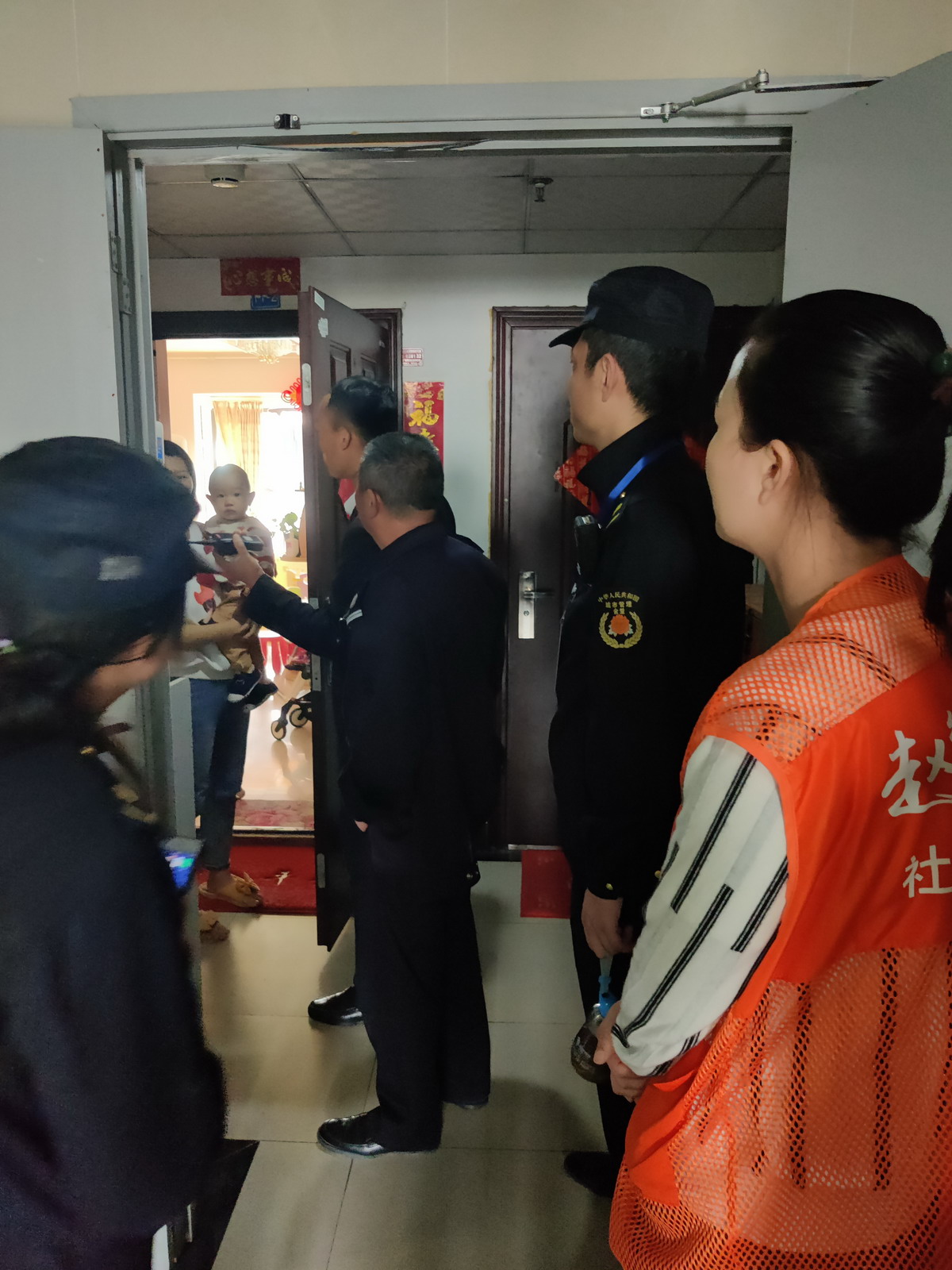 水岸金城消防通道检查清理